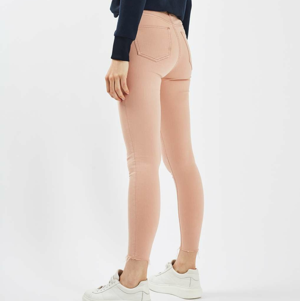NWOT TOPSHOP Raw Hem Jamie Jeans